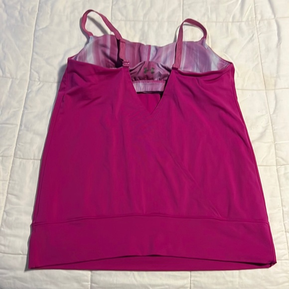Under Armour Yoga Top with Built-In Bralette Women’s Size Small - Picture 4 of 5